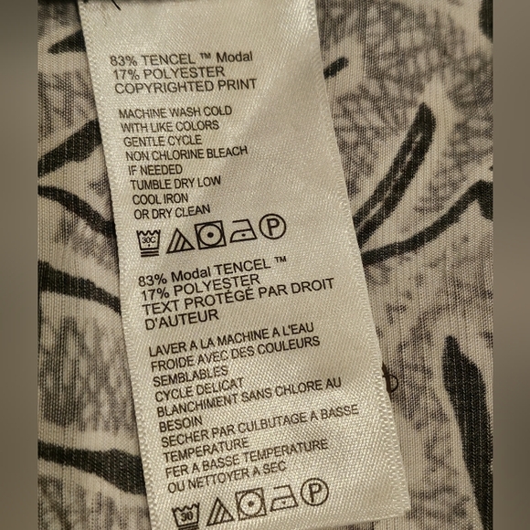 Tommy Bahama Black & White Short Sleeve Button-up Small Shirt - Picture 7 of 9